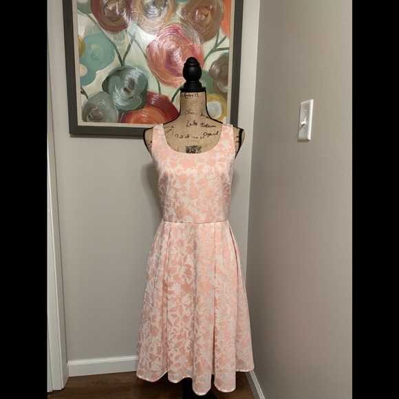 torrid Dresses & Skirts - Super Cute Torrid Pink Lace Overlay Skater Dress💕
